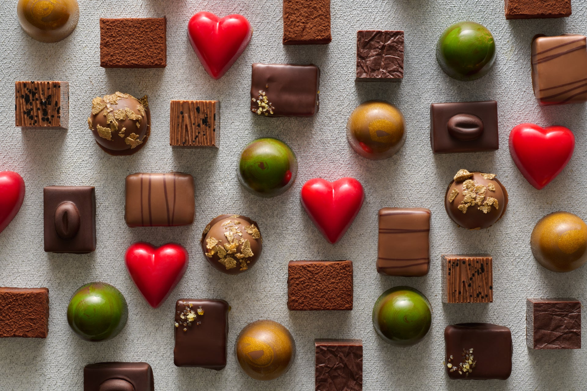 LES BONBONS CHOCOLATE BONBONS CREATIVE CHOCOLATE SHOT, MILK CHOCOLATE, DARK CHOCOALTE