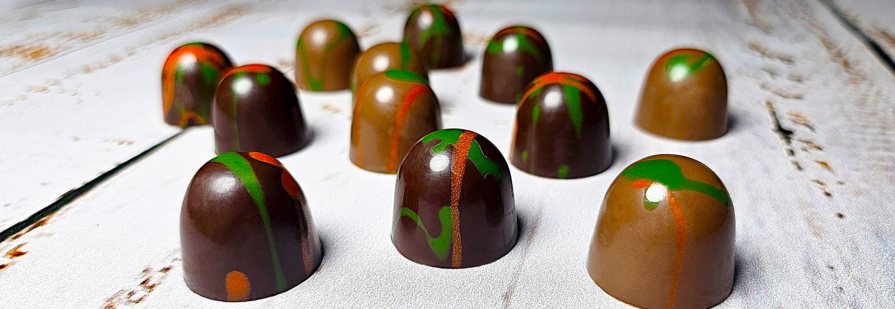 Dubai Chocolate Header, Dark Dubai Chocolate bonbons, Milk Dubai Chocolate bonbons